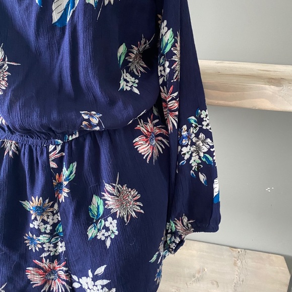 3/$30 Love...ady Navy Cold Shoulder Floral Romper - Picture 5 of 9